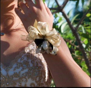 Corsage + Boutonniere Elegance Gold