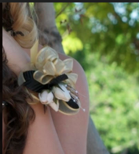 Corsage + Boutonniere Elegance Gold