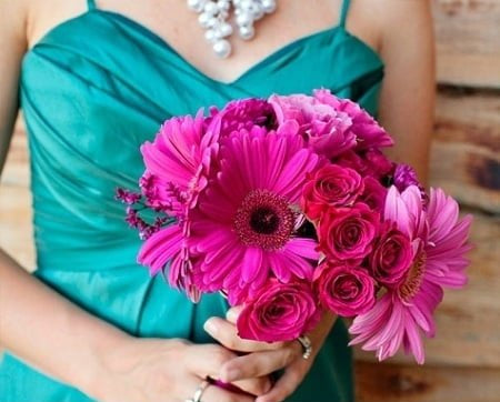 Bridesmaid Bouquet Magma